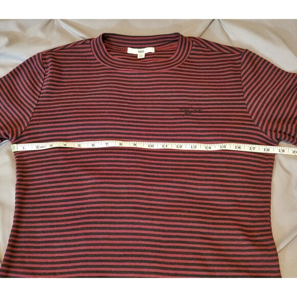 Vans Women's Red/Black Striped Metallic Crop T-Shirt Sz L mock neck Maroon - Picture 3 of 9